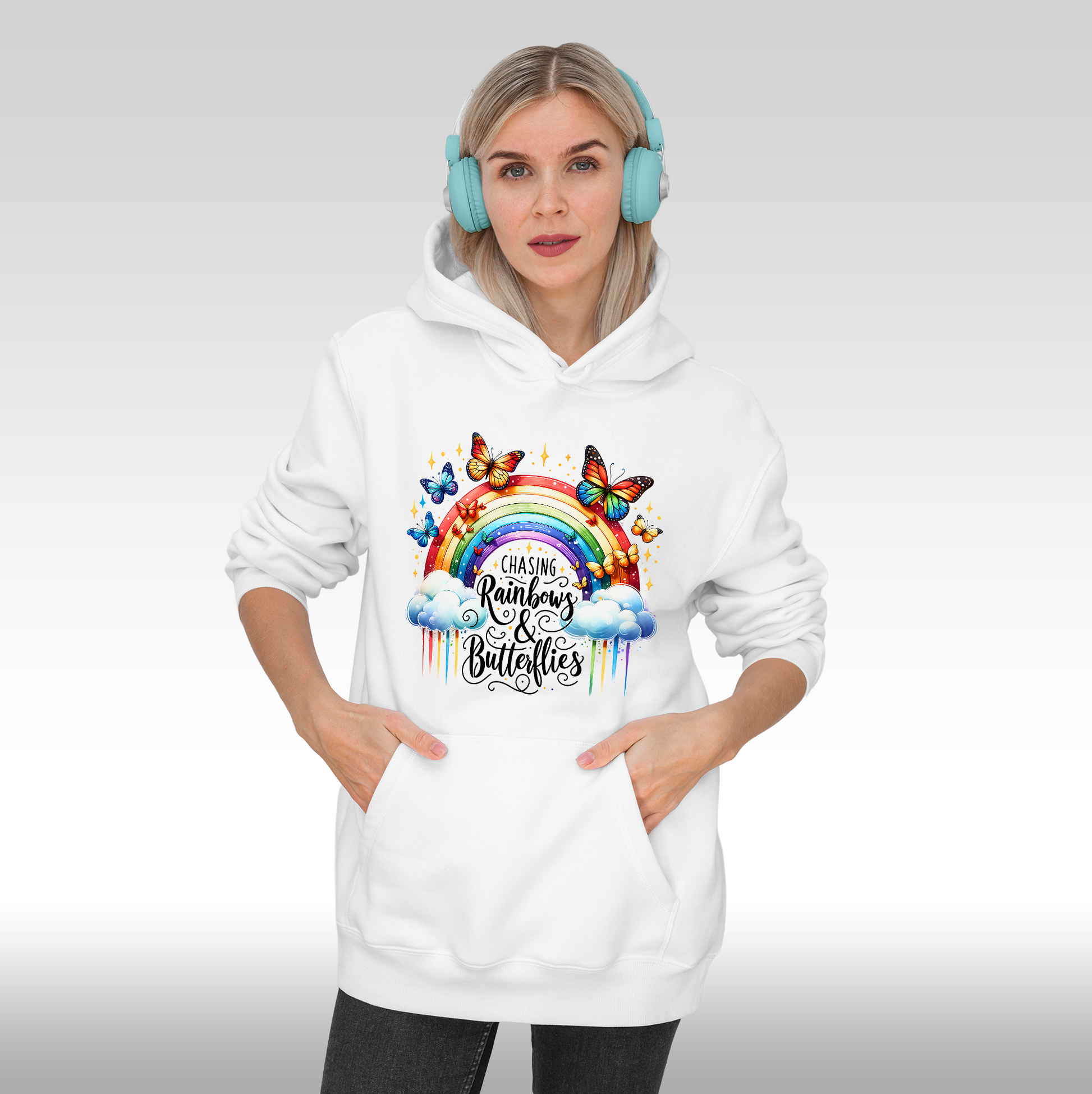 Hanorac alb personalizat Fata Dama curcubeu fluturi "Chasing Rainbows & Butterflies" streetwear
