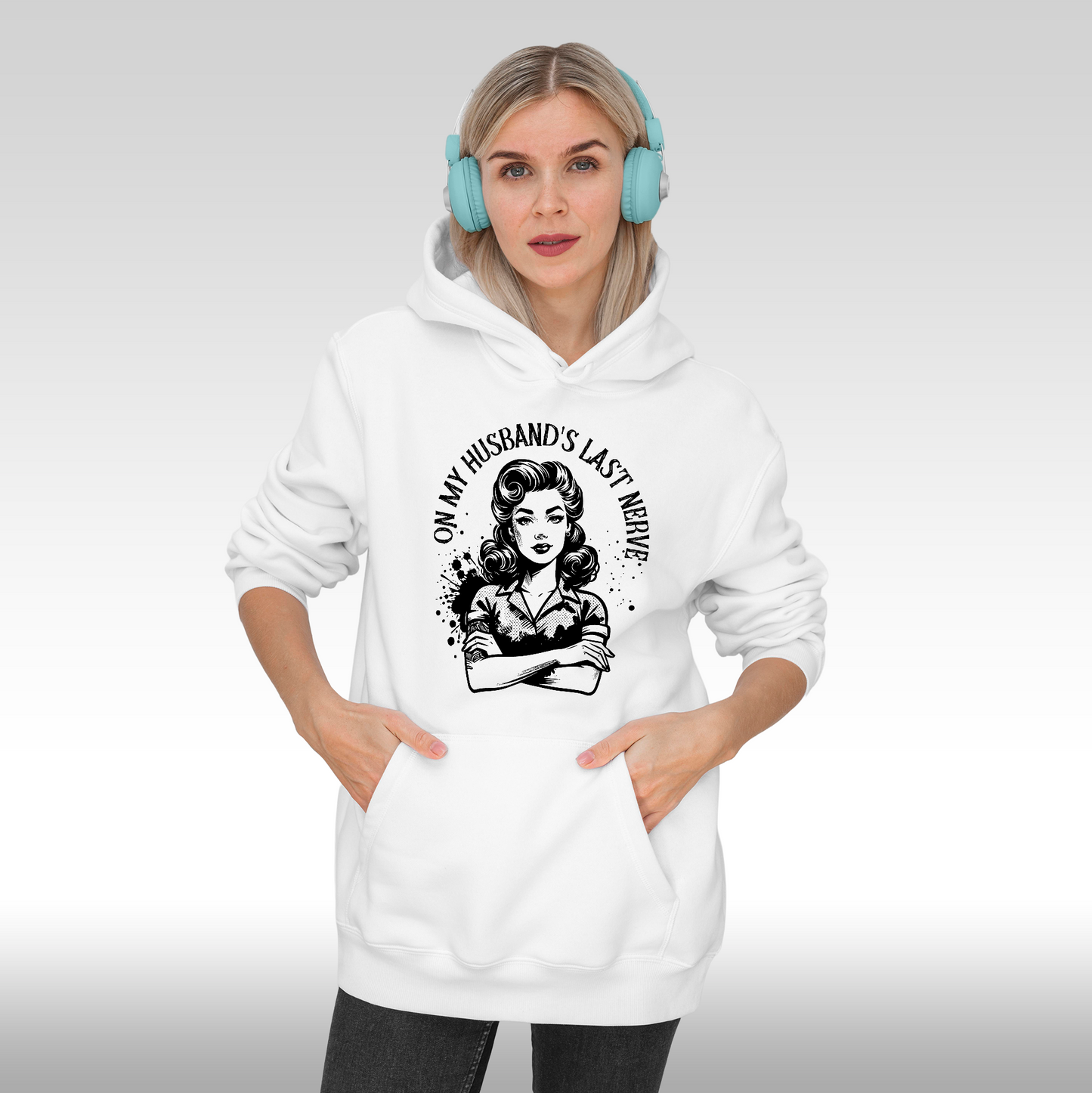 Hanorac alb personalizat Fata Dama sotie "On My Husband's Last Nerve" streetwear
